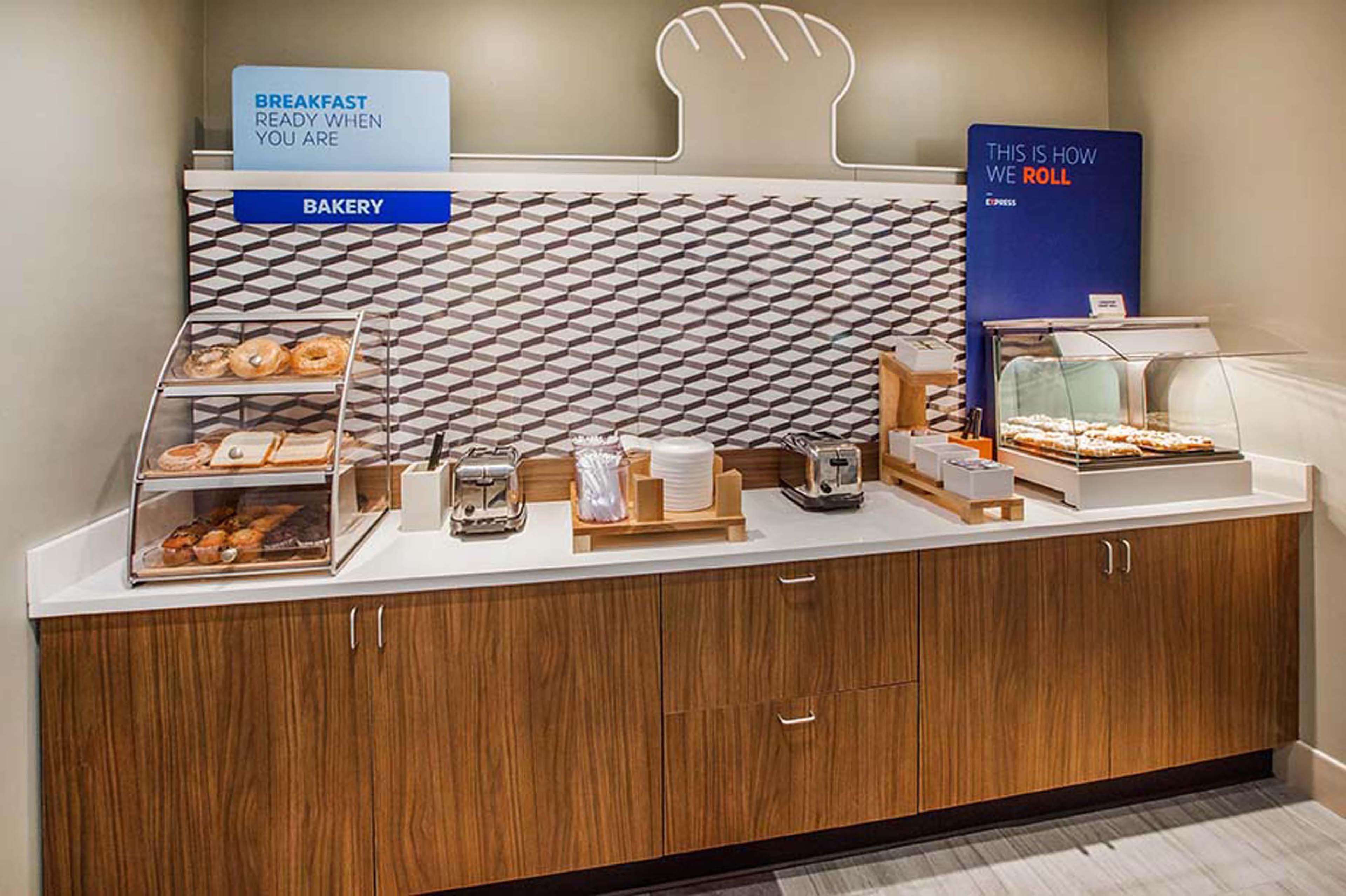 Holiday Inn Express & Suites Austin Nw - Four Points By Ihg Eksteriør billede